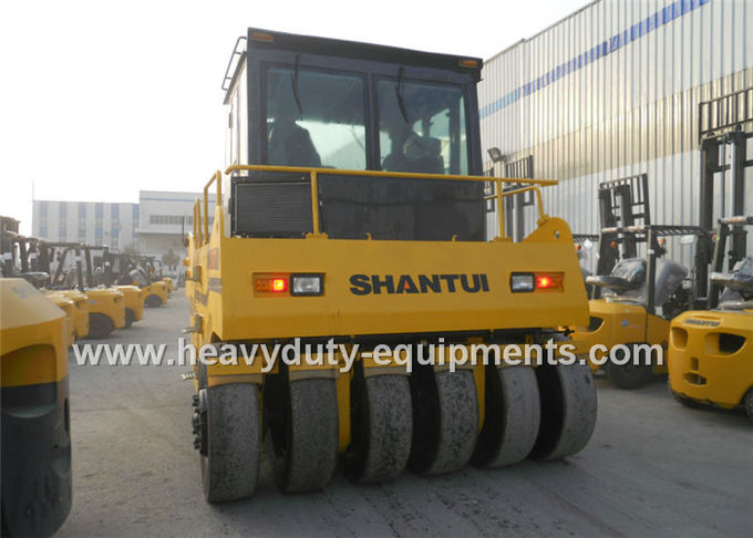 Rullo compressore resistente della ruota di Shantui SR26T con 145000 chilogrammi di peso operativo e motore di Shangchai